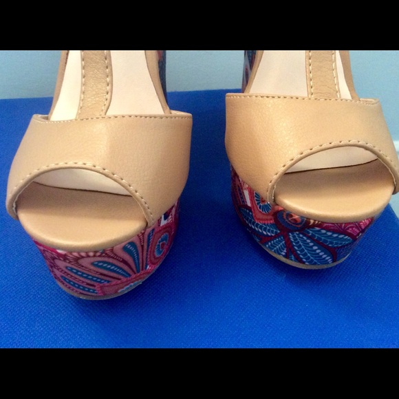 DE BLOSSOM COLLECTION WEDGES. Size 5 1/2 - Picture 7 of 10